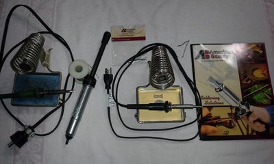 Old_Soldering_Iron_and_Stand_(Left).jpg