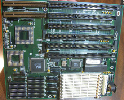 Daewoo_AL486-D_motherboard_1.jpg