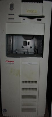 ProLiant 800 - case_front.jpg