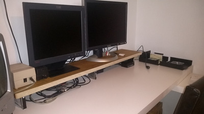 MonitorStand-02.jpg