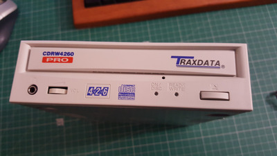 CDRW4260.jpg