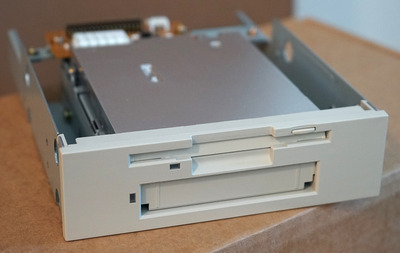 TEAC FF-3010700 Combo Drive Front.jpg