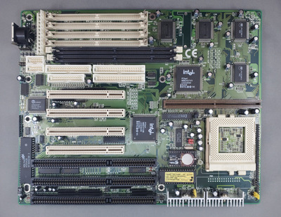 Shuttle Hot 557 motherboard - fixed.jpg