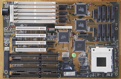 Gigabyte GA-586IS_front.jpg