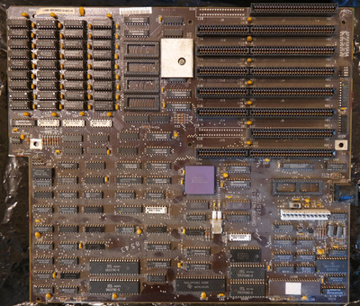 ibm_pc_at_full_size_mobo_component_side.jpg