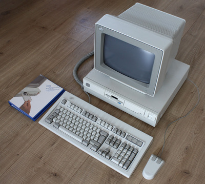 IBM PS2 Model 30 286 (1).jpg