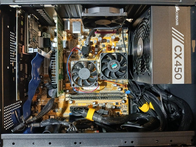 W98Build_CaseInside.jpg