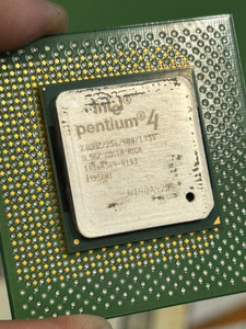 Pentium 4 2.0 Ghz 423.jpg