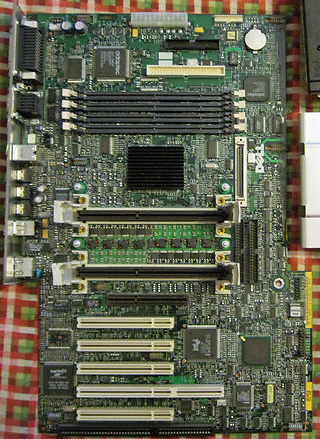 Dell_Precision_Workstation_410_Motherboard.jpg