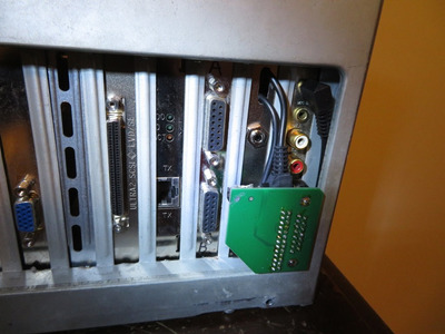 AWE64Gold_headphone_jack_1.JPG