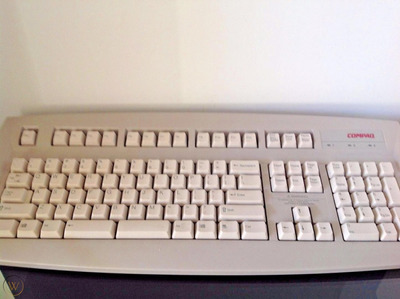 vintage-compaq-computer-keyboard_1_7250e36c11a542cc6f0fc48f4fa4f118.jpg
