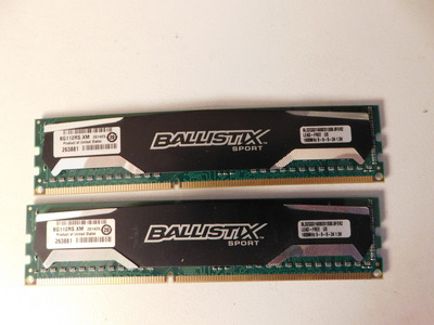 #10 Crucial Ballistix 2x2GB single rank 1600MHz 9-9-9-24 Micron 2Gbit (probably D9PFJ) memory kit.jpg