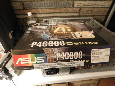 Asus P4C800 Deluxe Box.jpg