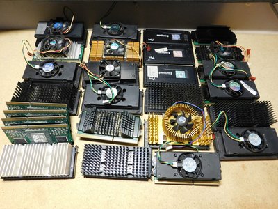 Some Pentium II 333, 350, 400 and 450 and a few Celeron CPUs.jpg