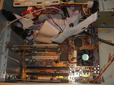 Pentium_120MHz_system_inside.JPG