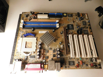 Asus A7N8X-E Deluxe.jpg