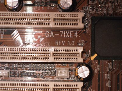 gigabyte ga-7ixe4 rev1.JPG