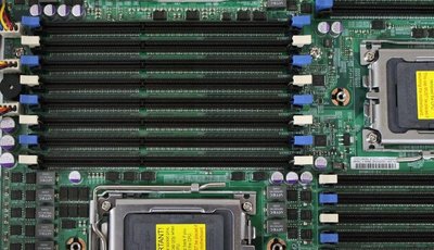 Server Ram Slots.jpg