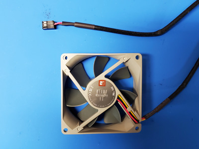 Tandy TL PSU fan swap 03.jpg