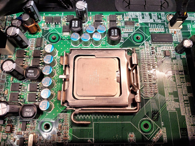 DFI ITOX G7S620-N New CPU Pentium 4 651.jpg