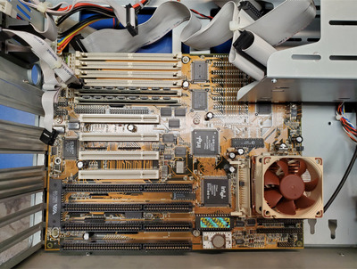 Pentium 133 GA-586ATE-P motherboard.jpg