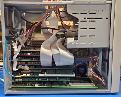 486 DX4-100 OD Case Internals.jpg