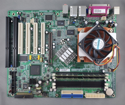 DFI ITOX G7S620-N motherboard.jpg