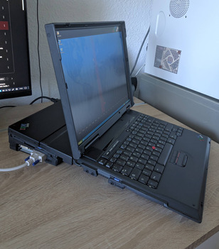 thinkpad_dock_lowres.jpg