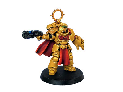 Imperial Fists Captain 01 (1).jpg