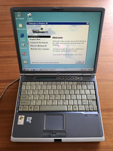 Fujitsu Lifebook S6110 Win98SE.jpg