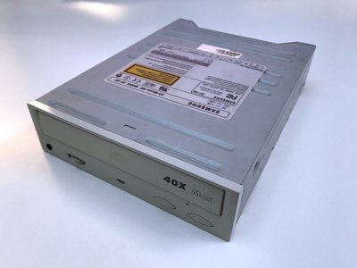 Samsung SC-140 CD-ROM.JPG