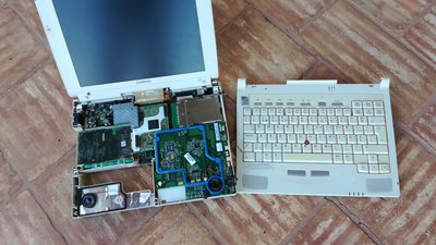 Compaq Armada 7380DT leaking battery and damage 2.jpg