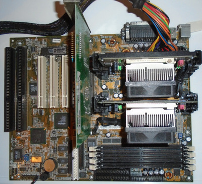 Asus P2B-DS Slockets.JPG