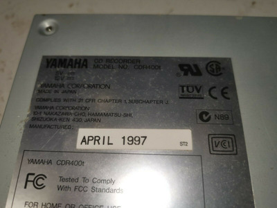 Yamaha-CD-Writer-CDR400t2.jpg