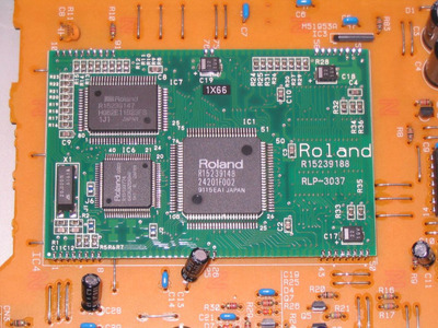 roland_cm300_02.jpg